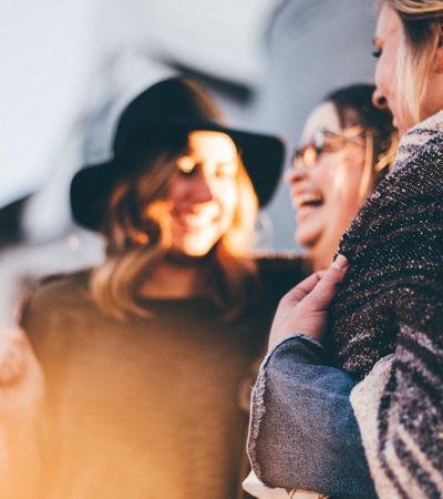 Striking a Balance: The Art of Chatting While Running – Tips for Making Friends on the Go