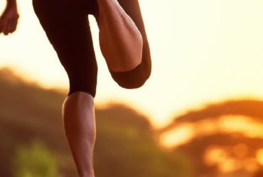 Run Pain-Free: Essential Tips for Posture, Stretching, and Preventing Knee Discomfort